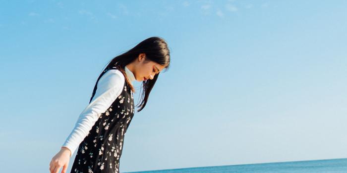 2160x3840 Cute Asian Girl Beach Photoshoot Free 4K Ultra HD Mobile Wallpaper