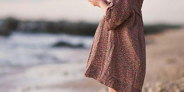 1080x1920 Cute Lovely Little Girl Beach Watching iPhone 8 Wallpapers Free