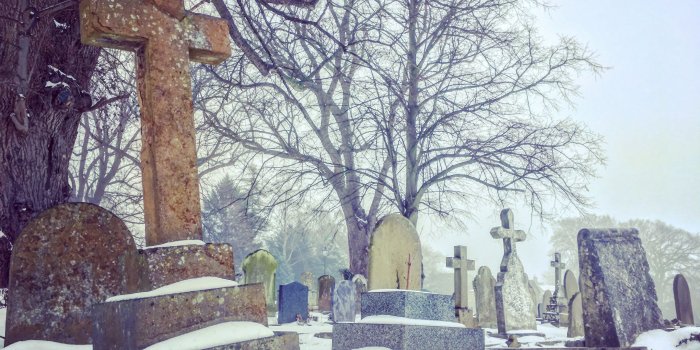 4032x3024 Free stock photo of cross, graveyard, snow covered