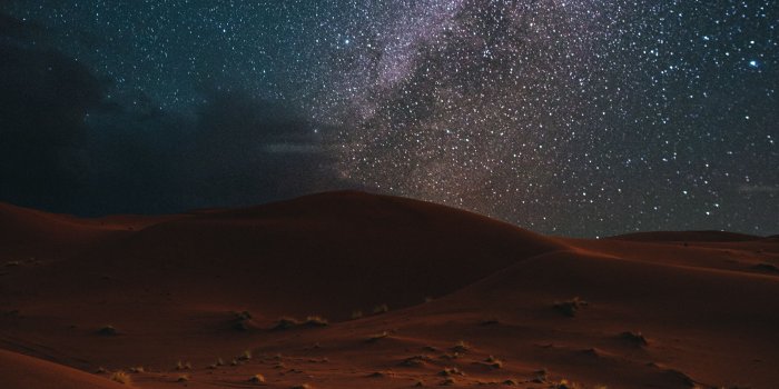 3840x2160 Download wallpaper 3840x2160 desert, night, starry sky, landscape