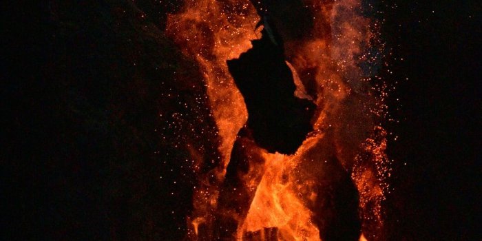 1000x1499 flaming fire wallpaper photo – Free Fire Image on Unsplash