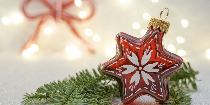 2880x1620 Download wallpaper: Christmas decorations 2880x1620
