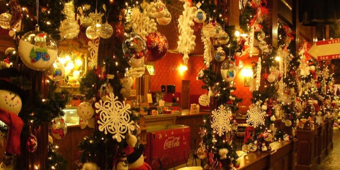 1920x1180 Christmas Decor HD wallpaper | Wallpaper Flare