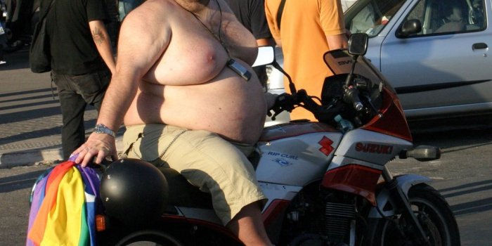 1024x768 Free download View Funny Fat Man Picture Wallpaper in 1024x768