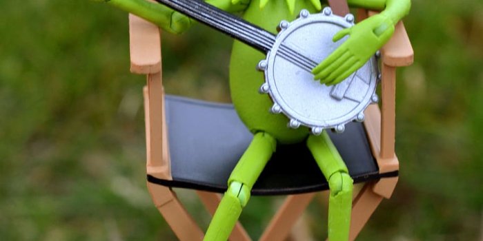 910x1397 HD wallpaper: Kermit, Frog, Muppet, Toy, Banjo, playing, sitting, chair,  instrument | Wallpaper Flare