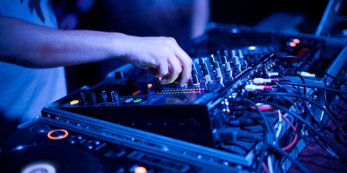 1920x1200 61+ Pioneer Dj Wallpapers on WallpaperPlay