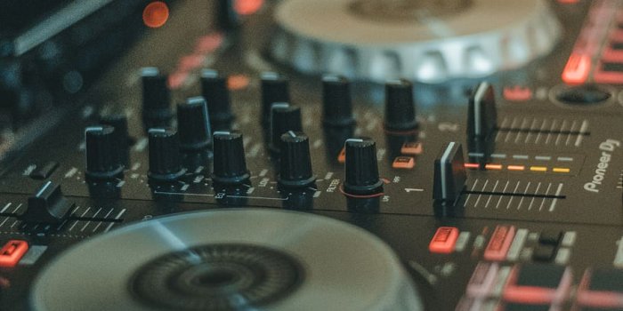 910x1365 HD wallpaper: Black Dj Controller, audio, close-up, console, data