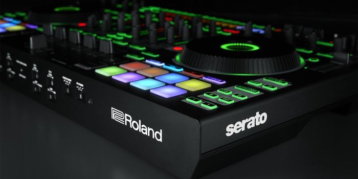 1600x1000 Roland DJ-808 DJ Controller
