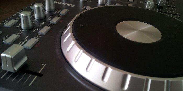 3264x2448 File:Numark Mixtrack Pro DJ Controller.jpg - Wikimedia Commons