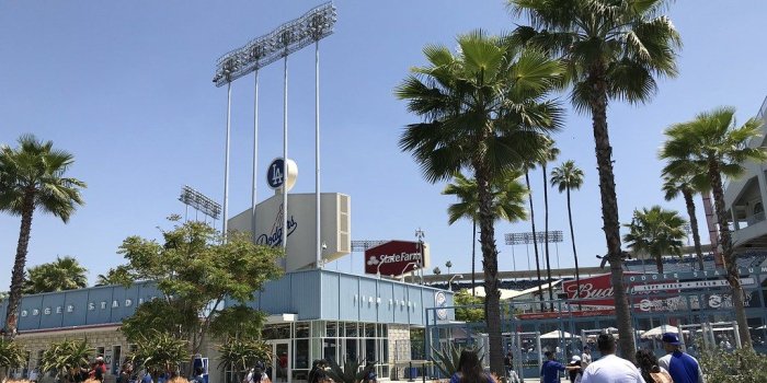 1024x768 MLB Stadiums: Dodger Stadium