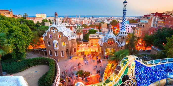 2560x1901 Barcelona, Spain HD Wallpaper | Background Image | 2560x1901 | ID