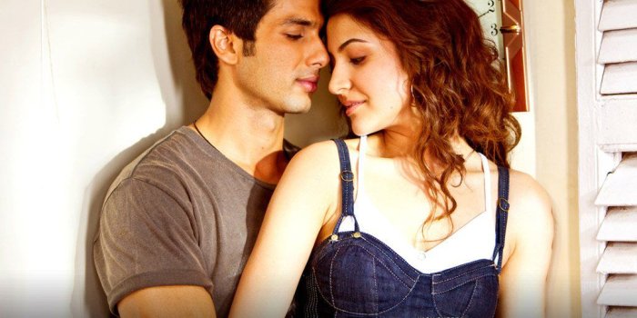 1024x768 Bollywood Love Wallpaper - Anushka Sharma Badmaash Company