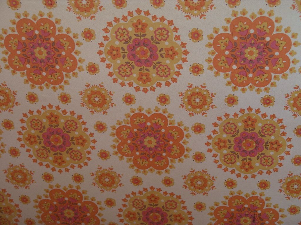 1024x768 wallpaper-60s-70s-yellow-orange-floral-circular-pattern-de…