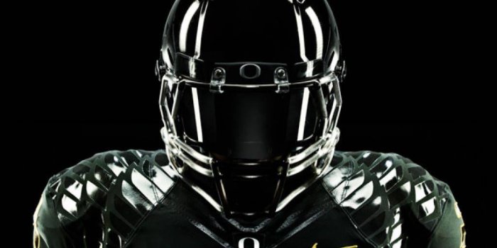 1024x768 Football Helmet Wallpapers