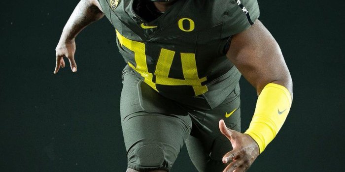 946x2048 2019 University of Oregon Ducks football uniforms — all “nightmare