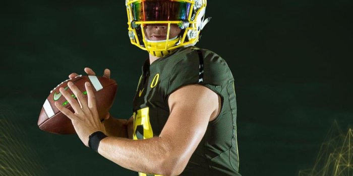 1280x1024 Oregon Ducks to wear green jerseys, yellow pants and helmets