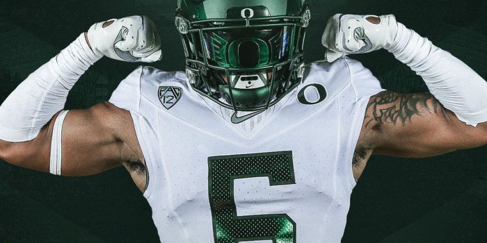 1280x1024 Oregon to wear white jerseys, green helmets and pants against