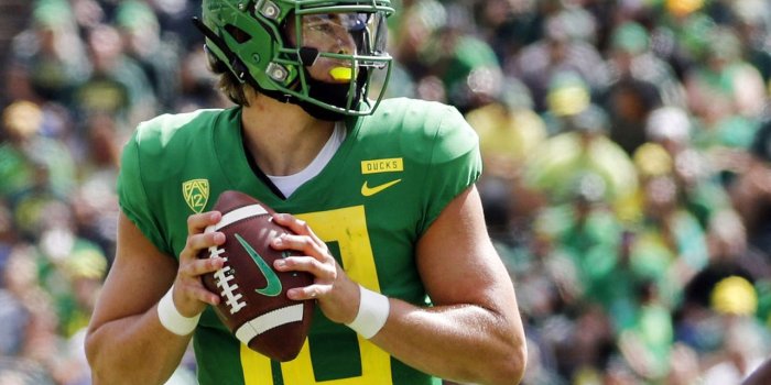 1280x960 Oregon Ducks 'thrilled beyond words' to have Justin Herbert back