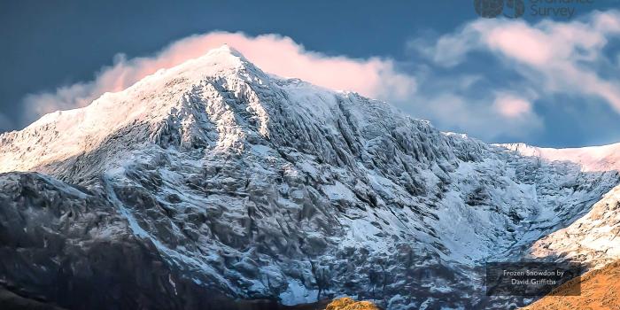 2560x1440 OS Wallpaper Download: January 2019 - Frozen Snowdon by David