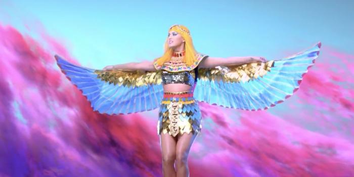 1280x719 Katy Perry – Dark Horse Music Video | Katy perry photos, Katy