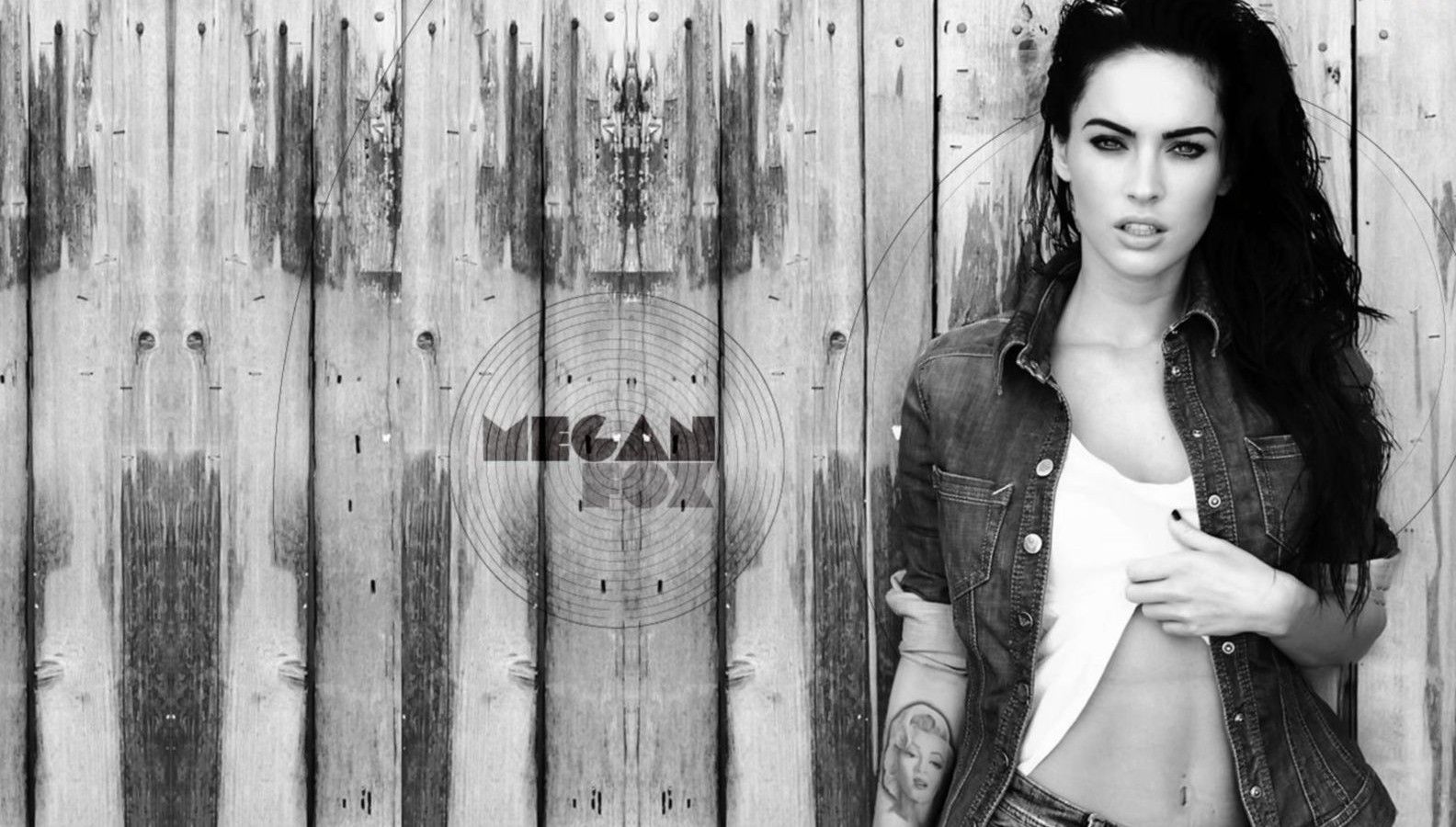 1584x900 Megan Fox Sweet Black And White HD Wallpaper: Desktop HD Wallpaper