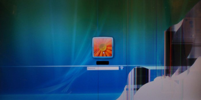 1280x720 Fun (and harmless) Broken Screen Wallpapers for April Fool's Day