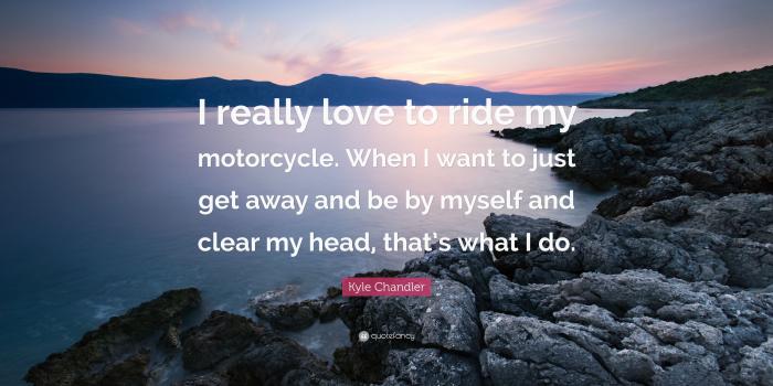 3840x2160 Kyle Chandler Quote: “I really love to ride my motorcycle. When I