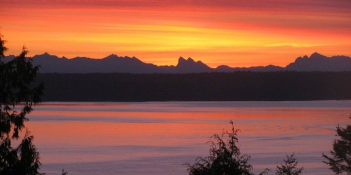 1024x768 Over the Rainbow