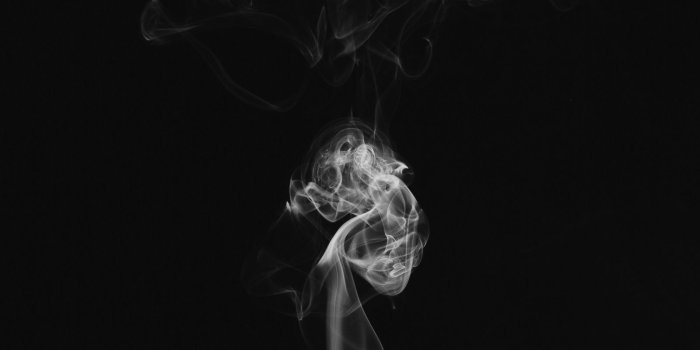 1600x1200 Download wallpaper 1600x1200 smoke, bw, clots, dark, darkness