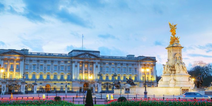 1400x1050 Ancient Buckingham Palace, London. England Desktop wallpapers