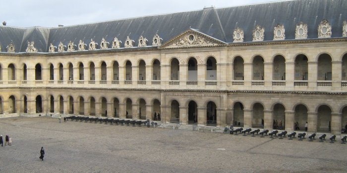 2048x1536 Free picture: architecture, residence, building, palace, house