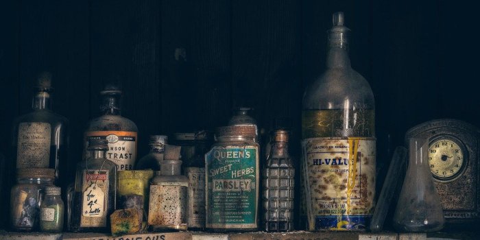 1332x850 Wallpaper retro, pharmacy, banks, flask, THE MARRIAGE images for