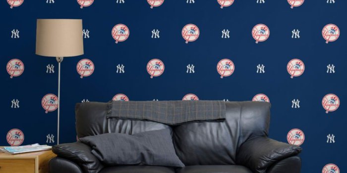 900x900 New York Yankees: Logo Pattern (Blue) - Officially Licensed