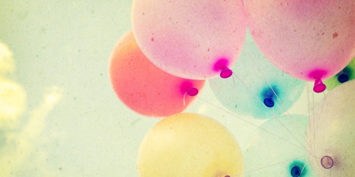 1332x850 Wallpaper summer, the sun, happiness, balloons, stay, colorful