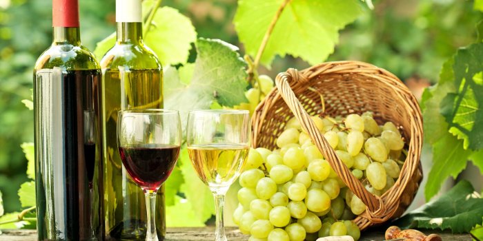 2560x1600 3d-abstract-white-and-red-wine-widescreen-wallpaper - Charles