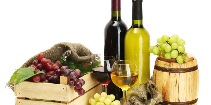 2560x1600 Variety of grapes and wine bottles photo HD wallpaper | Wallpaper