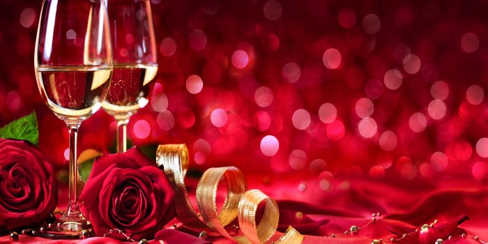 5200x3250 Valentine's Day Romantic Celebration Two Glasses With White Wine