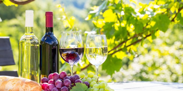 2560x1600 White Wine, Red Wine, Wine, Fruits, grapes, Glass, bottle