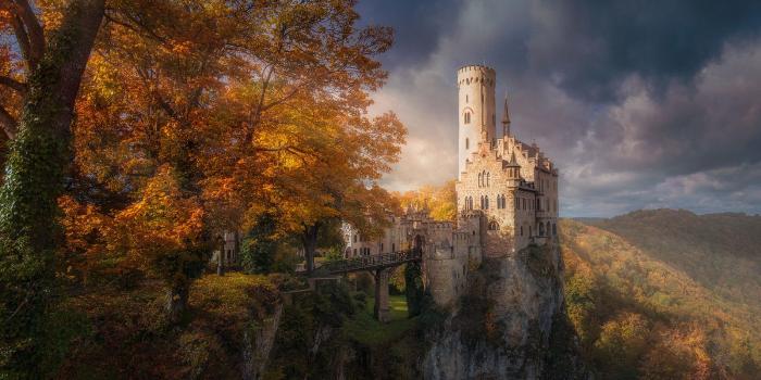 1600x991 Castle in Autumn Wallpaper and Background Image | 1600x991 | ID