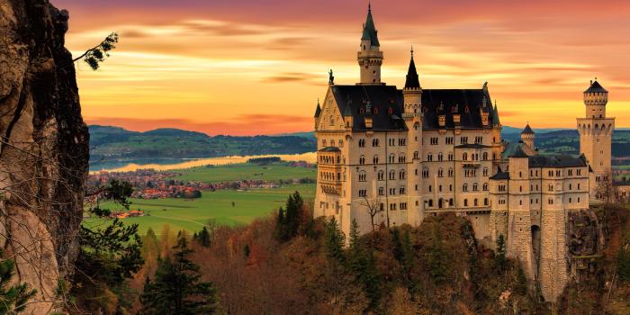3840x2160 Photos Bavaria Neuschwanstein Germany Cliff castle Autumn 3840x2160