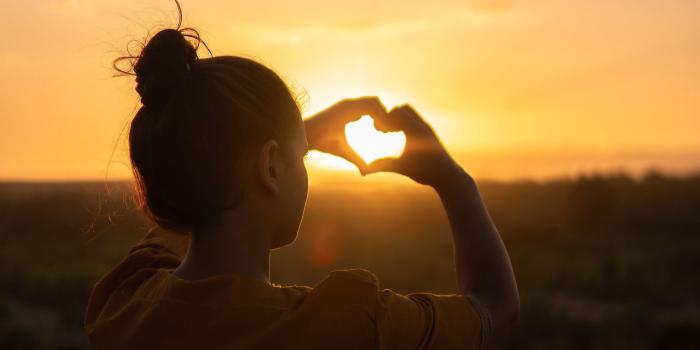 3415x3415 Download wallpaper 3415x3415 heart, sunset, hands, girl, love ipad