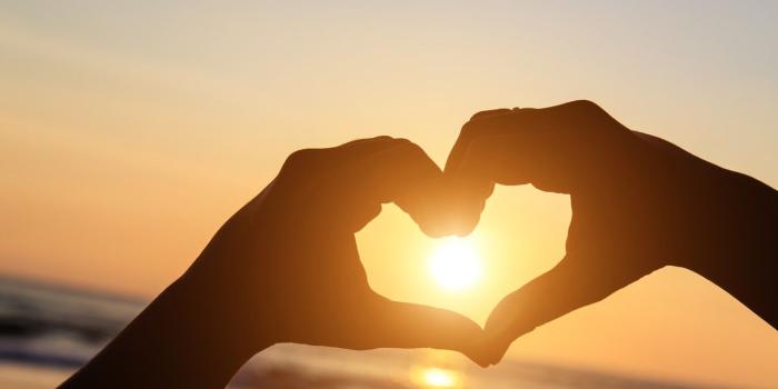1332x850 Wallpaper love, sunset, heart, hands, love, beach, heart, sunset