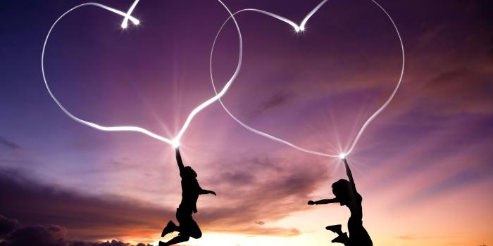 2880x1800 Girl And Heart Wallpapers