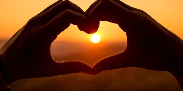 1332x850 Wallpaper the sky, girl, the sun, love, sunset, background, mood