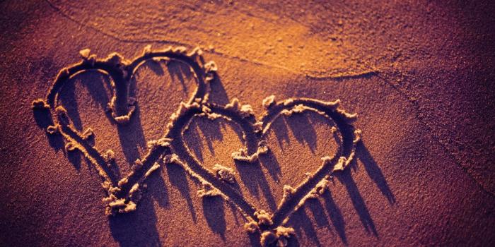1332x850 Wallpaper sand, beach, love, beach, heart, heart, sunset, sand