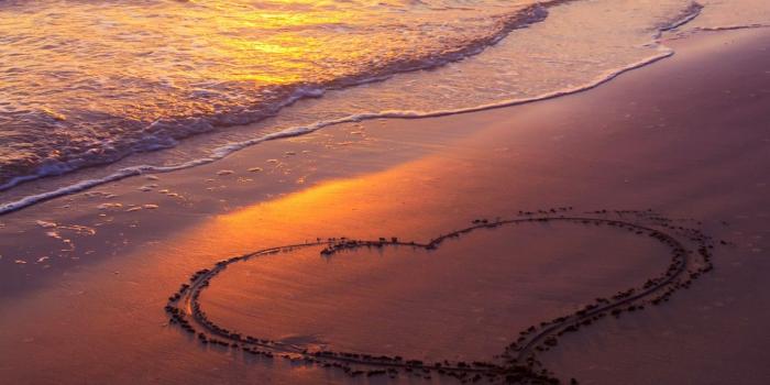 1332x850 Wallpaper sea, wave, beach, summer, the sky, love, sunset, pink