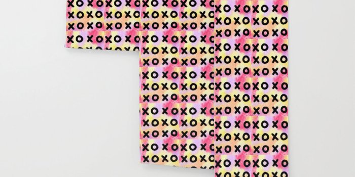 1500x1500 Lots of Love XOXO - Pink Modern Typography Wallpaper by lennaarty