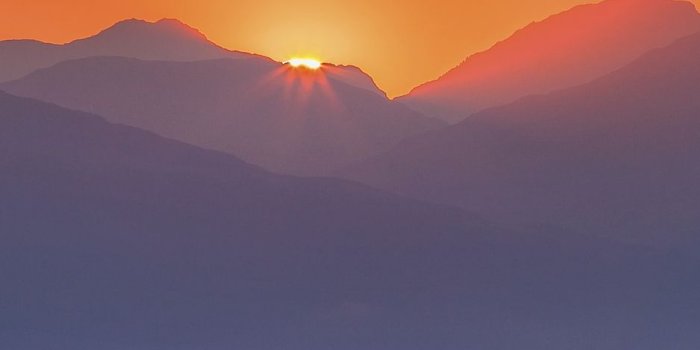 938x1668 Download wallpaper 938x1668 mountains, fog, sunset, loch lomond
