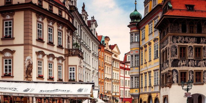 1332x850 Wallpaper the city, street, building, home, Prague, Czech Republic