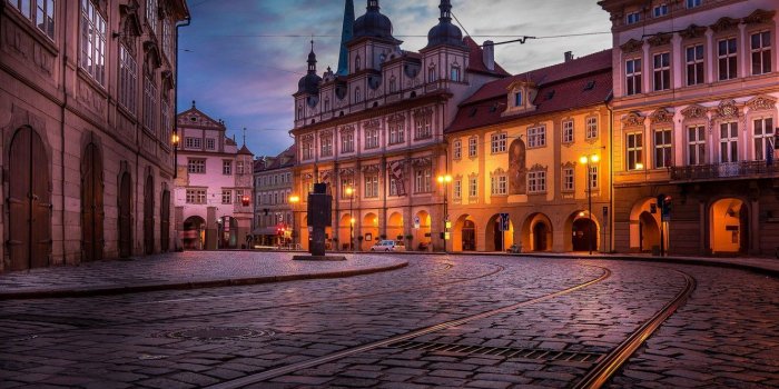 1332x850 Wallpaper building, home, Prague, Czech Republic, night city